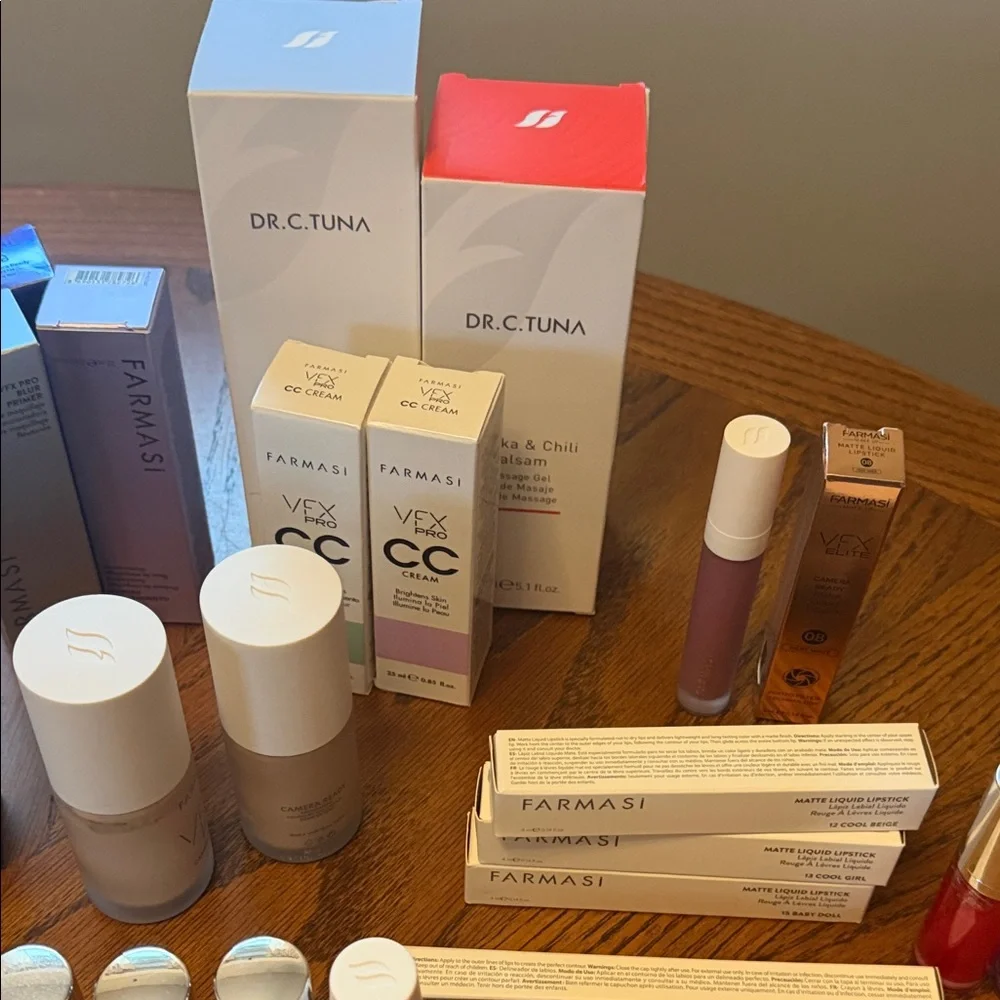 Farmasi Makeup Collection - Lipsticks, Foundations, and More - Picture 6 of 9